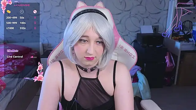 Snapshot of TheTrixy chatting on 03-10-26, 01:05 TheTrixy online show from 03-10-26, 01:05