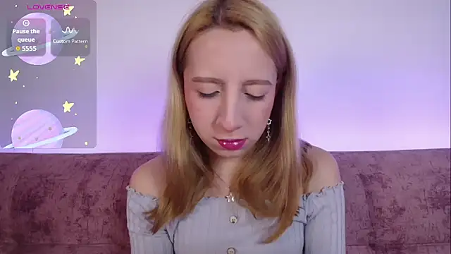 Miiaa doll online show from 11-18-25, 12:05