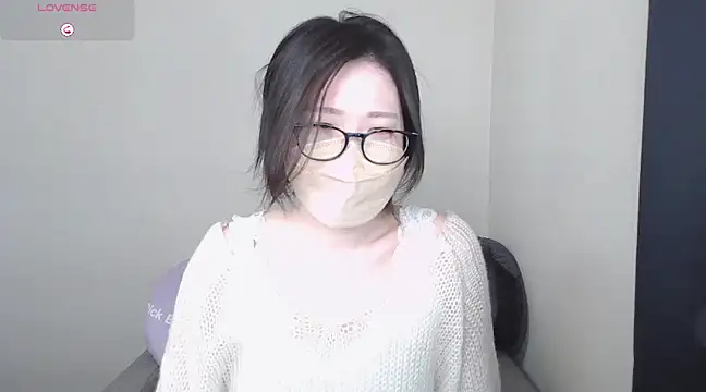 Snapshot of _NOA-chan_ chatting on 03-08-25, 03:35  NOA-chan  online show from 03-08-25, 03:35