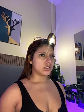 Snapshot of NicolleeEvanss chatting on 06-18-26, 11:03 NicolleeEvanss online show from 06-18-26, 11:03