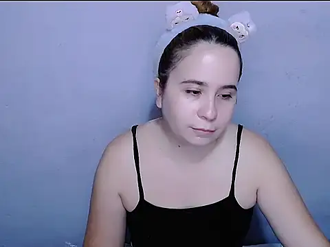 Snapshot of SubLayla01 chatting on 05-29-26, 06:06 SubLayla01 online show from 05-29-26, 06:06