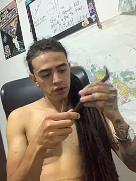 Snapshot of JovenDesobediente chatting on 09-11-25, 02:44 JovenDesobediente online show from 09-11-25, 02:44