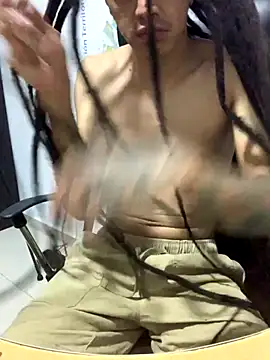 Snapshot of JovenDesobediente chatting on 09-18-25, 06:04 JovenDesobediente online show from 09-18-25, 06:04