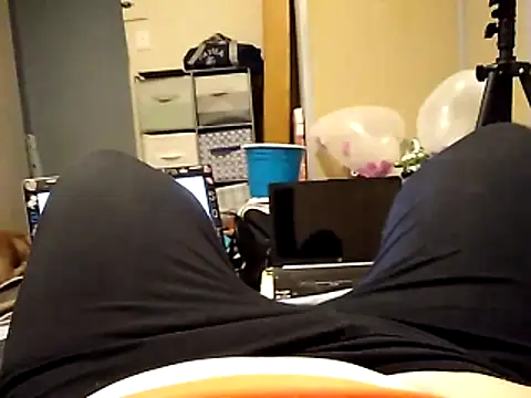 Snapshot of missthickness35_Pika chatting on 11-05-25, 09:59 missthickness35 Pika online show from 11-05-25, 09:59