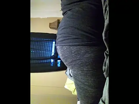 Snapshot of missthickness35_Pika chatting on 02-14-26, 10:39 missthickness35 Pika online show from 02-14-26, 10:39