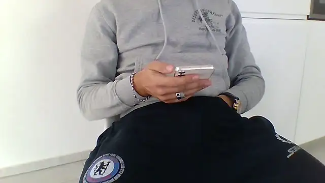 stepmarto3 online show from 10-04-25, 12:36