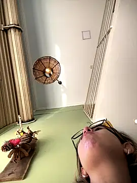 amooraaamoon online show from 10-17-25, 01:25