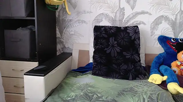 CamDiva113 online show from 03-17-25, 01:08