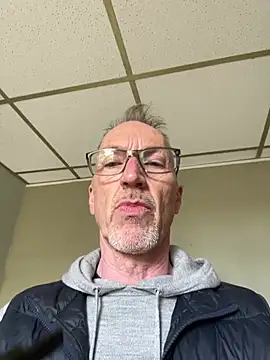 les-machinesxh online show from 04-08-26, 02:06