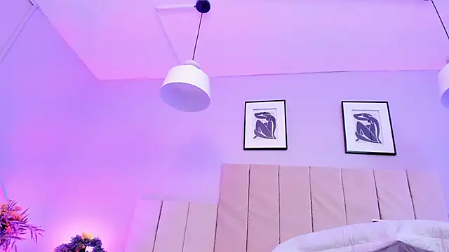 Snapshot of April_bowie chatting on 02-08-25, 03:21 April bowie online show from 02-08-25, 03:21