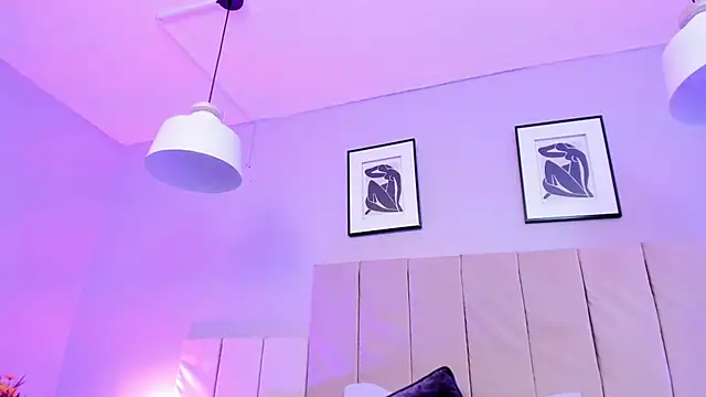 Snapshot of April_bowie chatting on 02-10-25, 06:45 April bowie online show from 02-10-25, 06:45