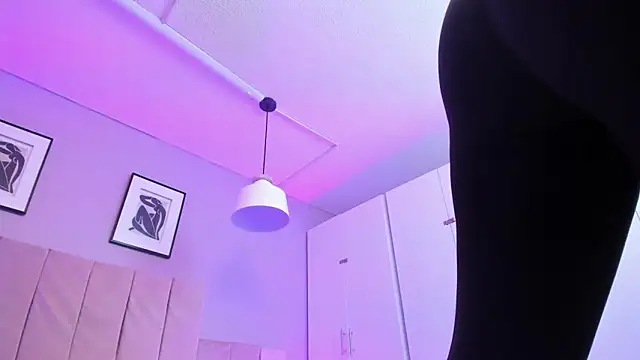 Snapshot of April_bowie chatting on 02-12-25, 12:22 April bowie online show from 02-12-25, 12:22