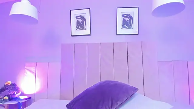 Snapshot of April_bowie chatting on 02-13-25, 03:35 April bowie online show from 02-13-25, 03:35