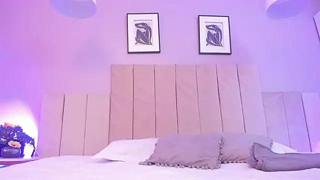 Snapshot of April_bowie chatting on 02-25-25, 11:52 April bowie online show from 02-25-25, 11:52