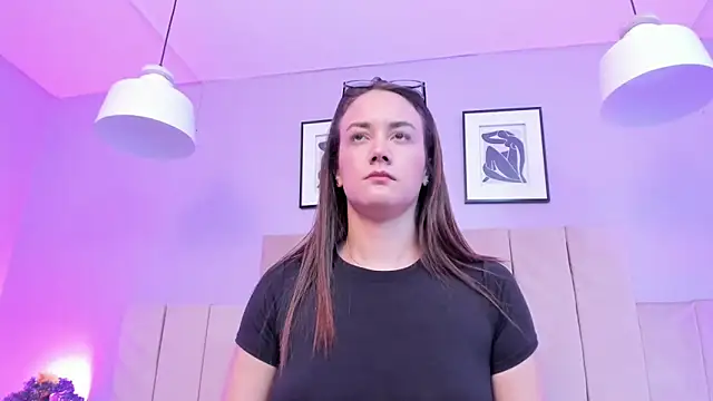 Snapshot of April_bowie chatting on 02-28-25, 06:09 April bowie online show from 02-28-25, 06:09