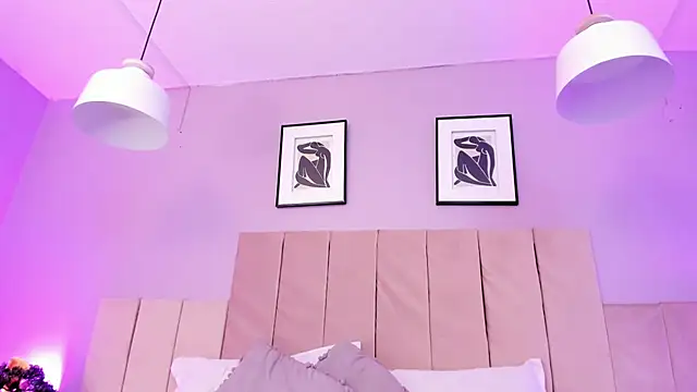 Snapshot of April_bowie chatting on 03-01-25, 06:21 April bowie online show from 03-01-25, 06:21