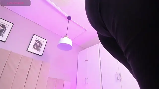 Snapshot of April_bowie chatting on 03-07-25, 11:51 April bowie online show from 03-07-25, 11:51