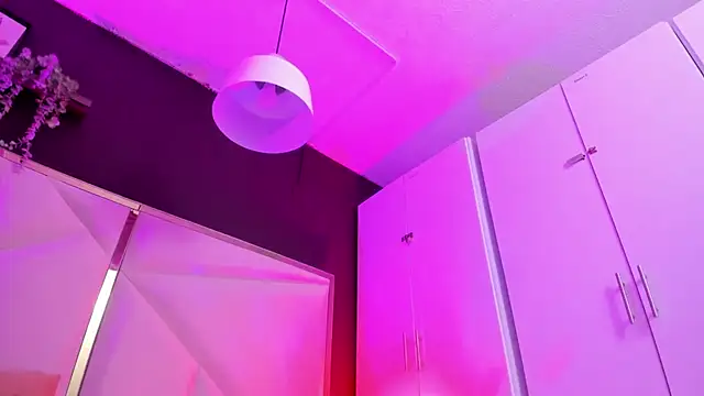 Snapshot of April_bowie chatting on 09-16-25, 12:06 April bowie online show from 09-16-25, 12:06