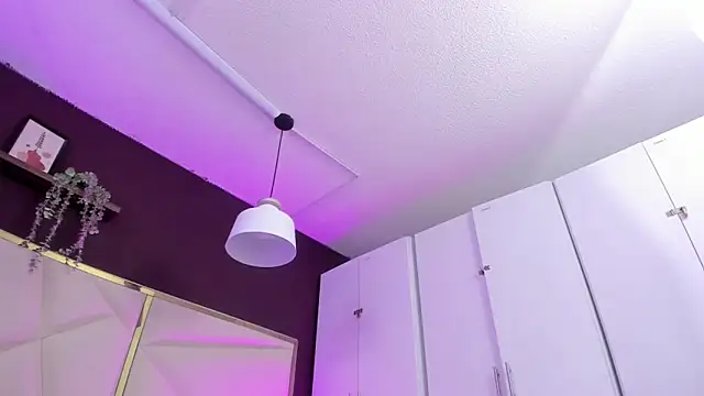 Snapshot of April_bowie chatting on 10-16-25, 11:11 April bowie online show from 10-16-25, 11:11