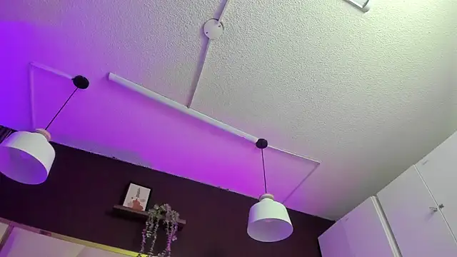 Snapshot of April_bowie chatting on 10-17-25, 11:02 April bowie online show from 10-17-25, 11:02