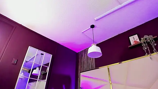 Snapshot of April_bowie chatting on 10-31-25, 03:13 April bowie online show from 10-31-25, 03:13