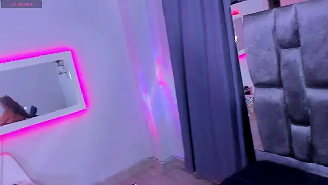 Snapshot of sarayhorny69 chatting on 01-13-25, 03:45 sarayhorny69 online show from 01-13-25, 03:45