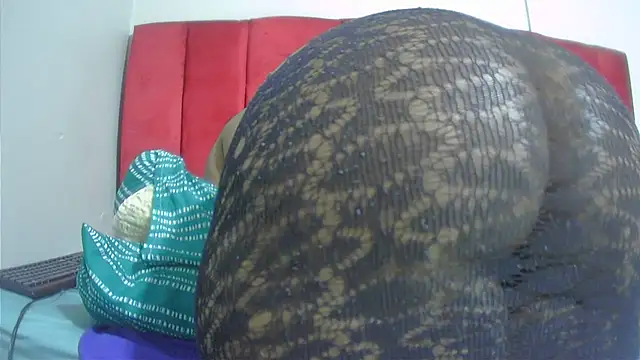 Snapshot of assqueenxx chatting on 11-16-25, 05:46 assqueenxx online show from 11-16-25, 05:46