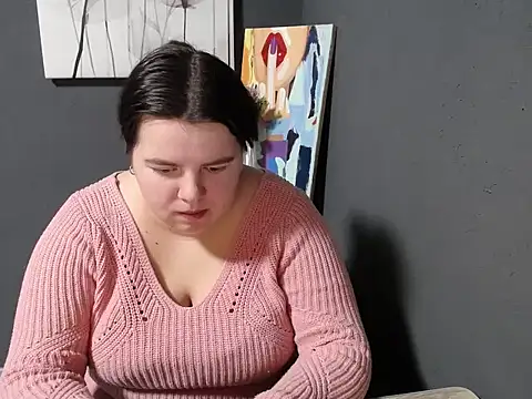 Snapshot of so_shy chatting on 02-04-25, 10:32 so shy online show from 02-04-25, 10:32