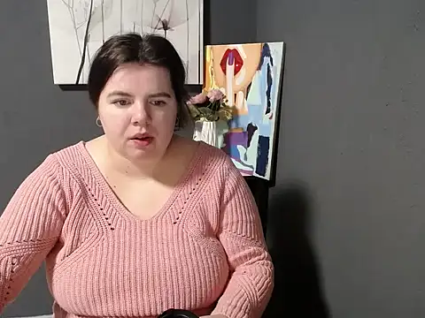 Snapshot of so_shy chatting on 02-13-25, 07:03 so shy online show from 02-13-25, 07:03