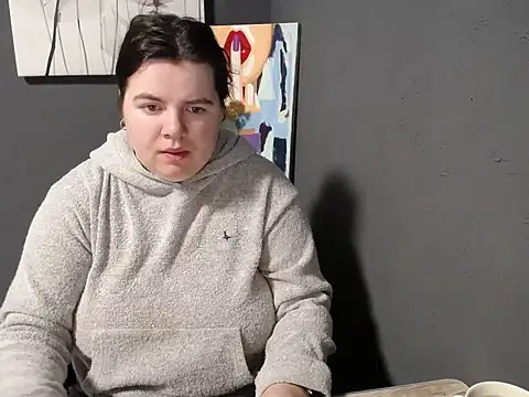 Snapshot of so_shy chatting on 02-17-25, 07:15 so shy online show from 02-17-25, 07:15