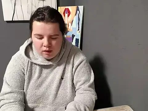 Snapshot of so_shy chatting on 02-17-25, 10:18 so shy online show from 02-17-25, 10:18