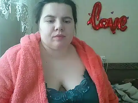 Snapshot of so_shy chatting on 02-21-25, 02:06 so shy online show from 02-21-25, 02:06