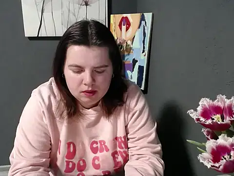 Snapshot of so_shy chatting on 03-09-25, 10:30 so shy online show from 03-09-25, 10:30