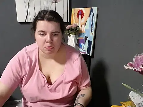 Snapshot of so_shy chatting on 03-12-25, 10:05 so shy online show from 03-12-25, 10:05