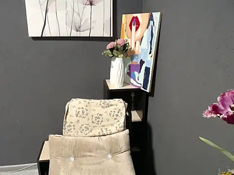 Snapshot of so_shy chatting on 03-13-25, 06:58 so shy online show from 03-13-25, 06:58