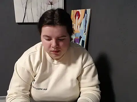 Snapshot of so_shy chatting on 03-17-25, 07:57 so shy online show from 03-17-25, 07:57