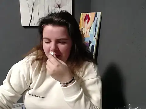 Snapshot of so_shy chatting on 03-22-25, 10:28 so shy online show from 03-22-25, 10:28