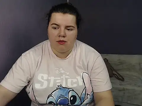 Snapshot of so_shy chatting on 09-19-25, 07:10 so shy online show from 09-19-25, 07:10