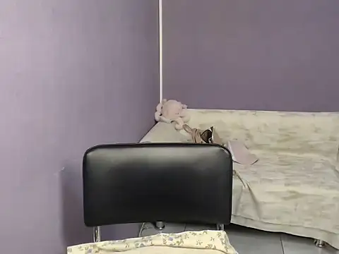 Snapshot of so_shy chatting on 09-20-25, 06:25 so shy online show from 09-20-25, 06:25