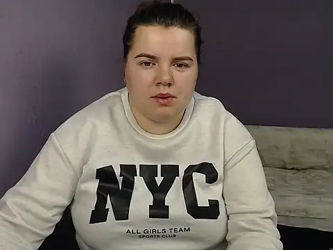 Snapshot of so_shy chatting on 09-21-25, 06:15 so shy online show from 09-21-25, 06:15