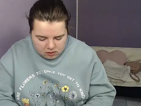 Snapshot of so_shy chatting on 09-28-25, 06:52 so shy online show from 09-28-25, 06:52