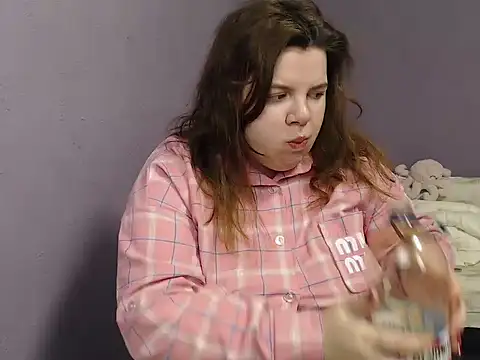 Snapshot of so_shy chatting on 10-26-25, 07:14 so shy online show from 10-26-25, 07:14