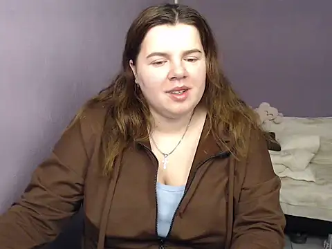 Snapshot of so_shy chatting on 10-28-25, 07:34 so shy online show from 10-28-25, 07:34