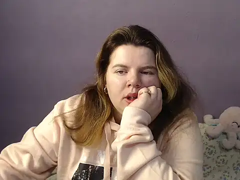 Snapshot of so_shy chatting on 11-26-25, 07:31 so shy online show from 11-26-25, 07:31