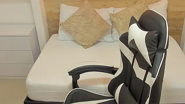 candy summer28 online show from 10-28-25, 07:16