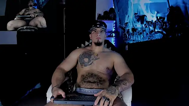 Snapshot of kingbear777 chatting on 12-21-24, 01:36 kingbear777 online show from 12-21-24, 01:36