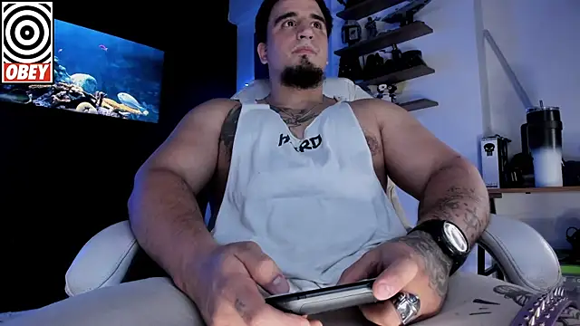 Snapshot of kingbear777 chatting on 09-28-25, 05:02 kingbear777 online show from 09-28-25, 05:02