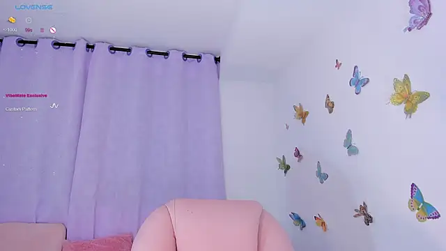 Snapshot of _Arianna08_ chatting on 12-15-24, 06:40 Arianna08 online show from 12-15-24, 06:40