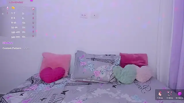 Snapshot of _Arianna08_ chatting on 11-29-25, 09:23 Arianna08 online show from 11-29-25, 09:23