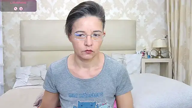 Snapshot of StaceyDarling chatting on 03-03-25, 03:31 StaceyDarling online show from 03-03-25, 03:31